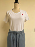 Blusa tommy hilfiger detalle corazón logo blanca