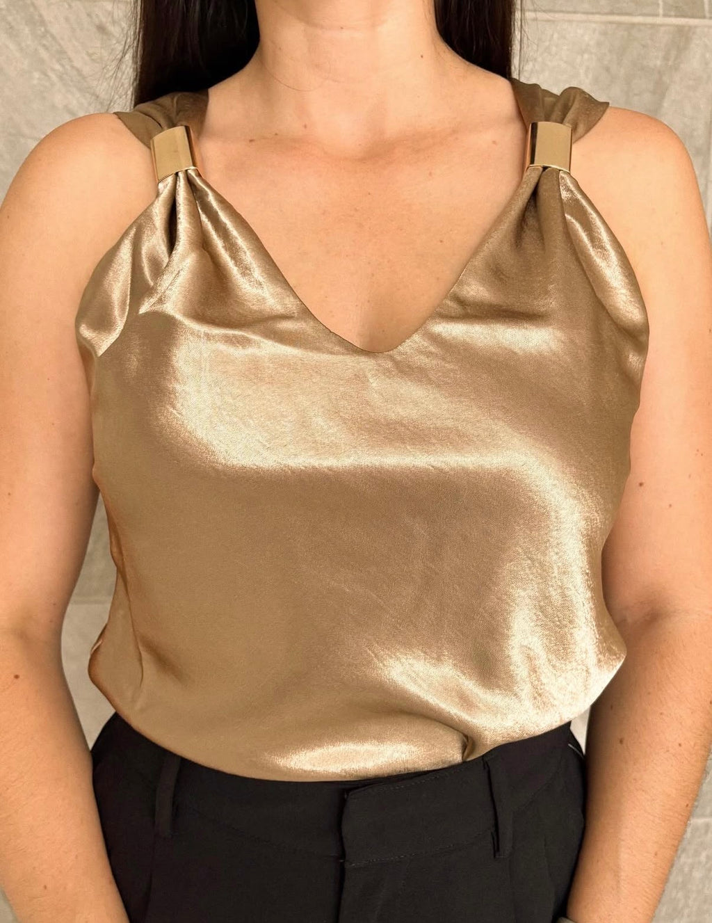 Blusa tirantes dorada
