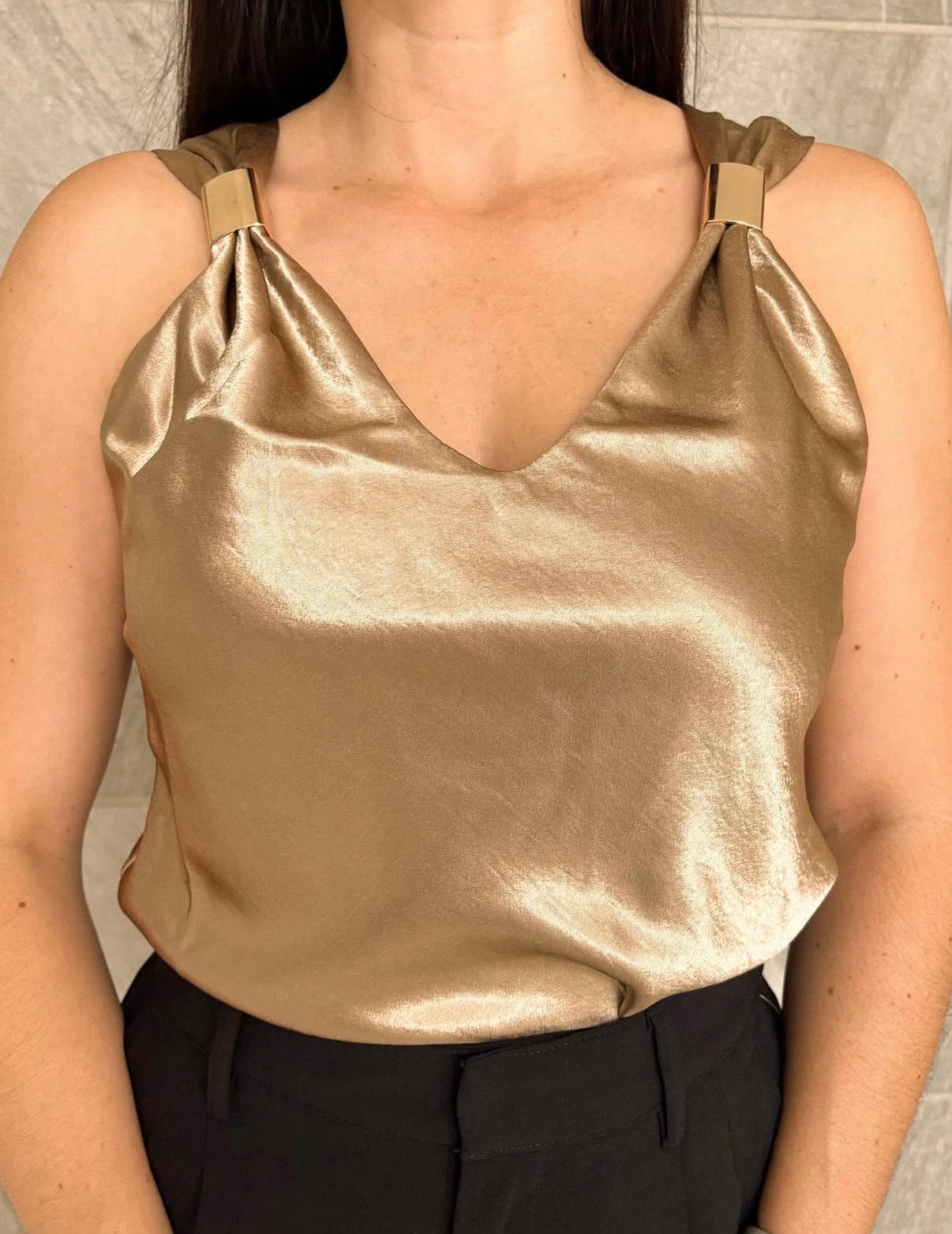 Blusa tirantes dorada
