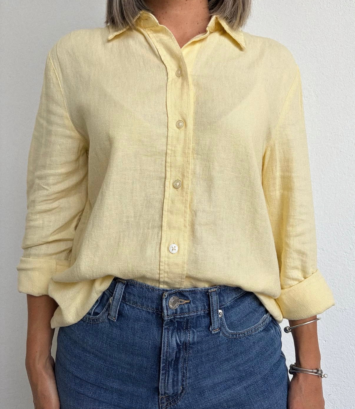 Camisa gap amarilla. Tela blend de lino