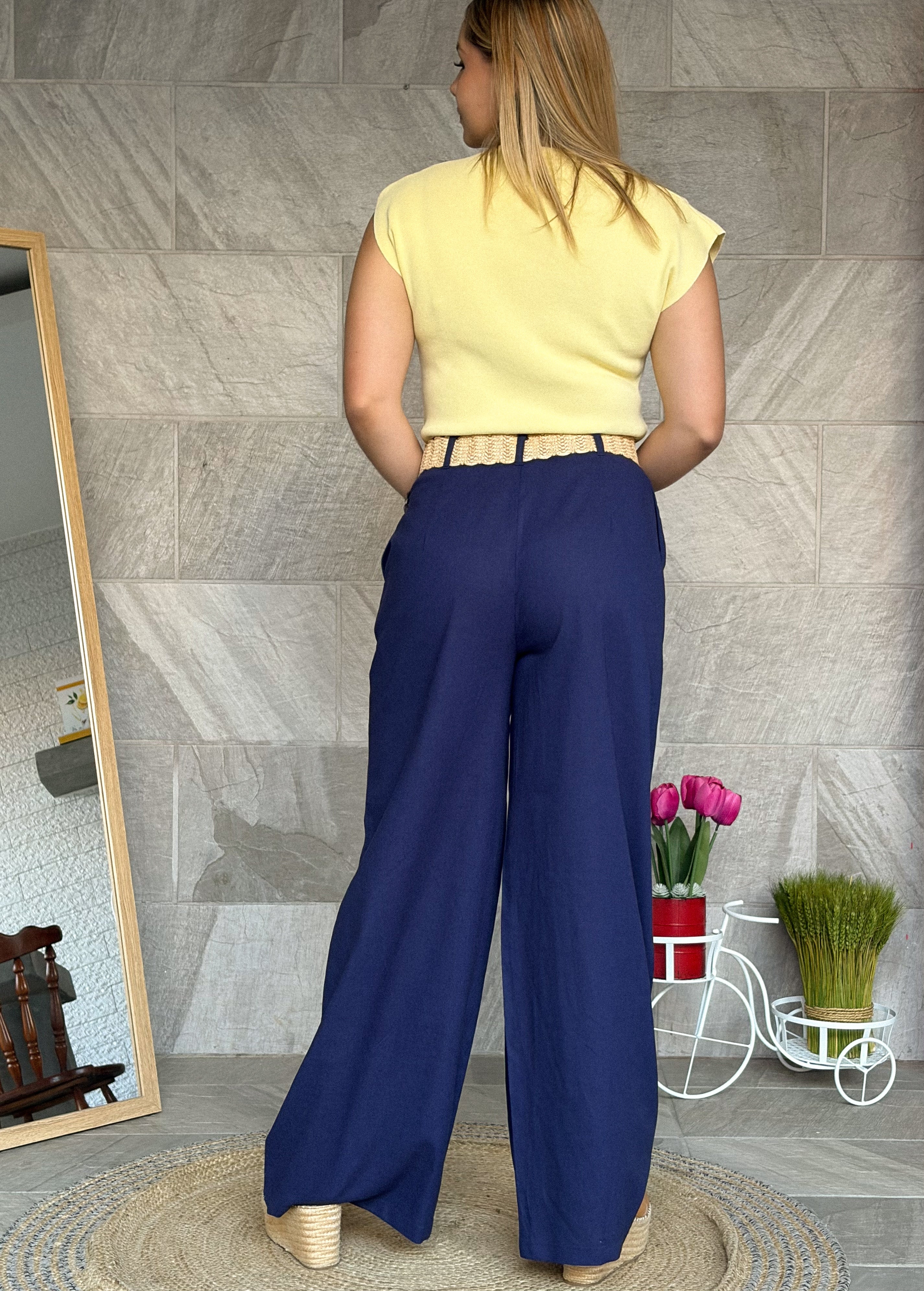 Pantalón azul con fajón