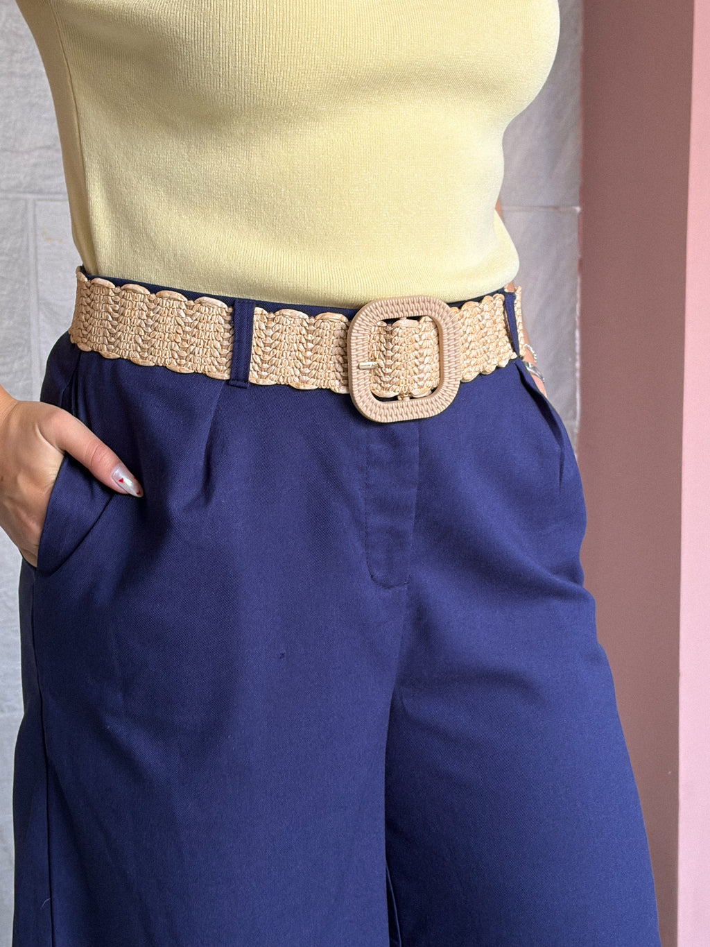 Pantalón azul con fajón