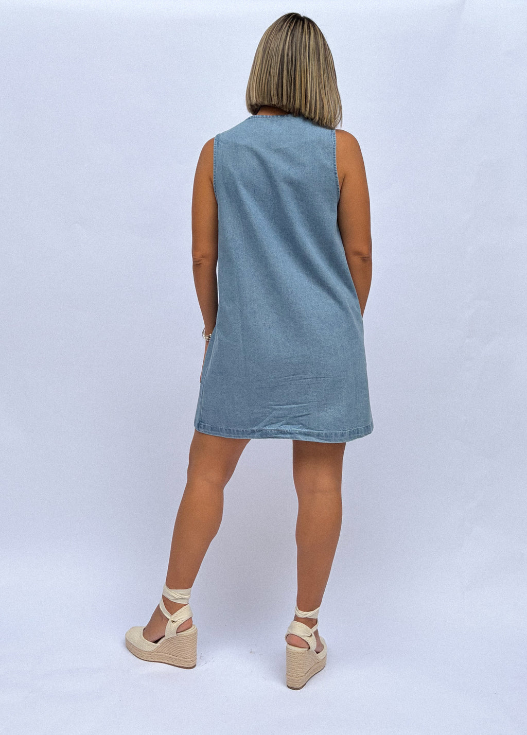 Vestido detalles lado