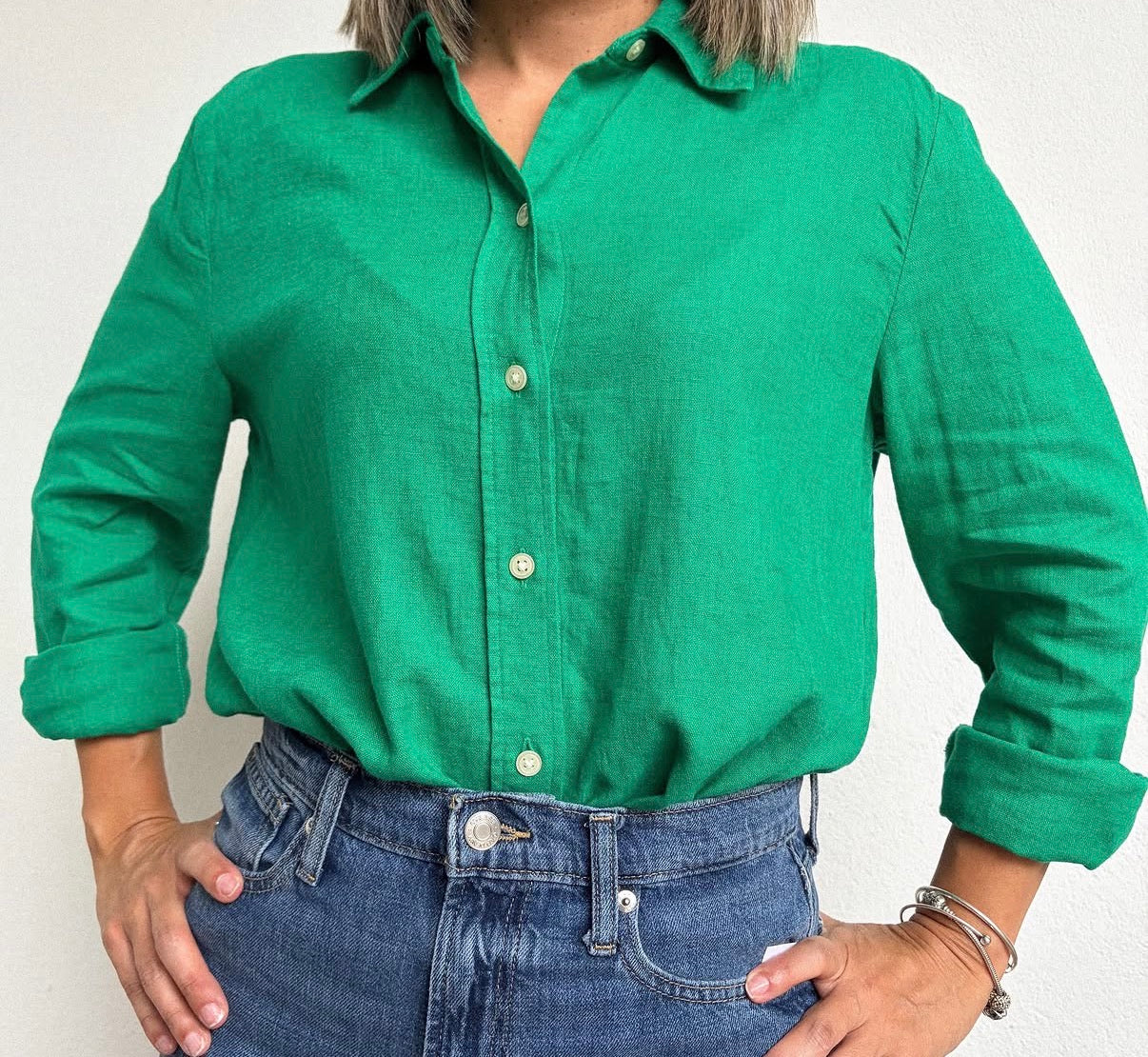 Camisa gap verde. Tela blend de lino