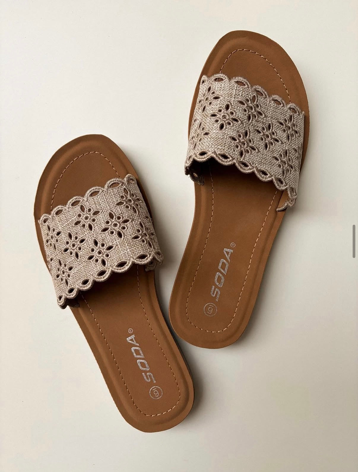 Sandalias cafés